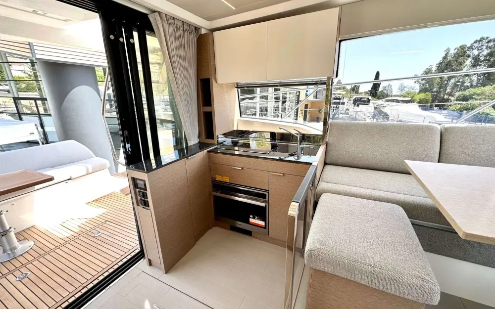 slider 7 Jeanneau Prestige 420 Fly - null