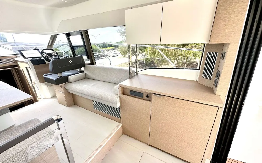 slider 8 Jeanneau Prestige 420 Fly - null
