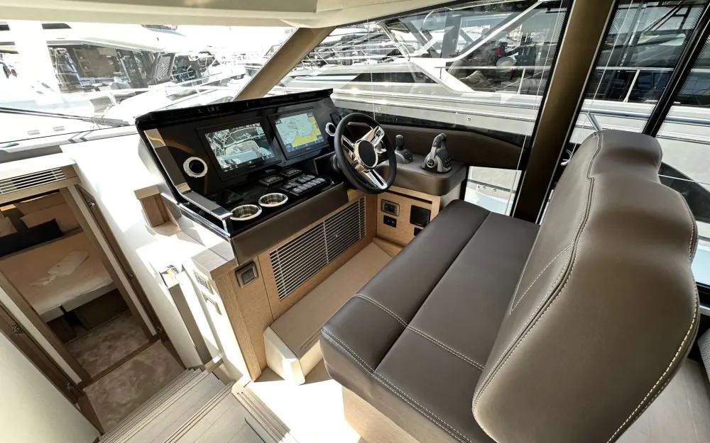 slider 12 Jeanneau Prestige 520 - null