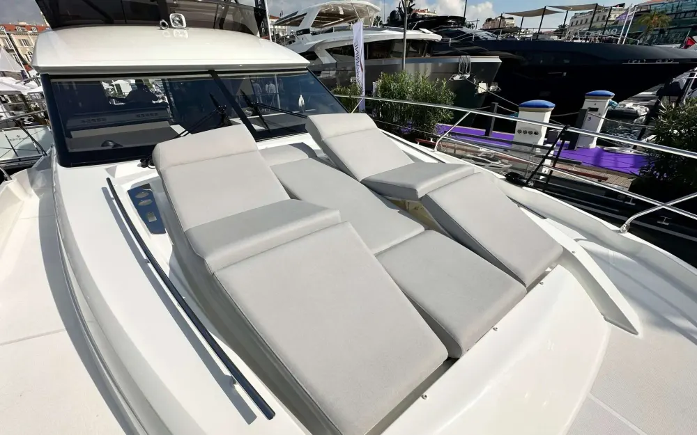 slider 20 Jeanneau Prestige 520