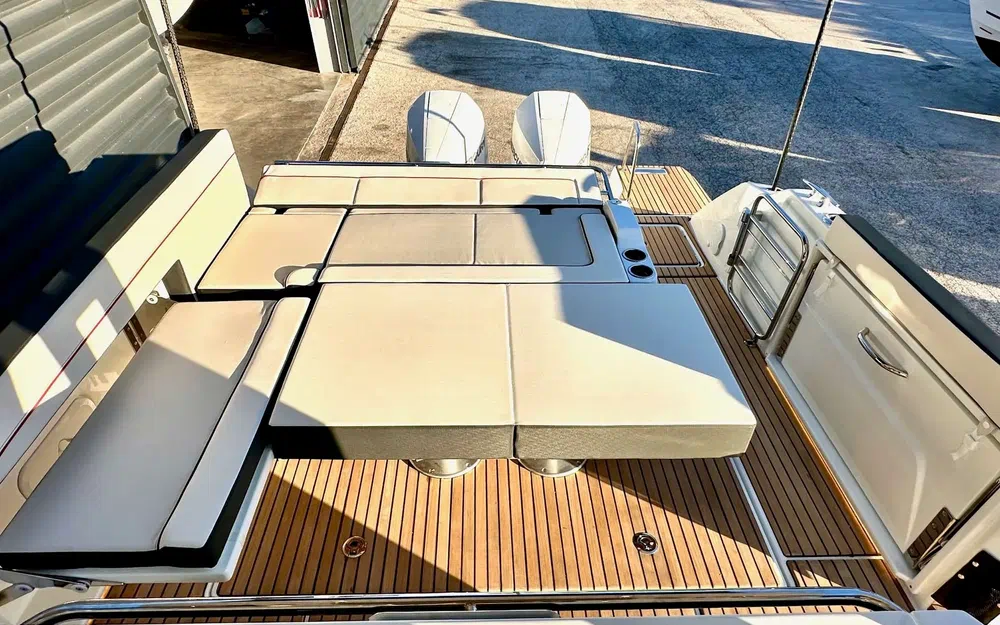 slider 11 Jeanneau Cap Camarat 10.5 WA Cap Camarat 10.5 Wa Serie 2