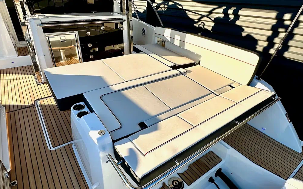 slider 12 Jeanneau Cap Camarat 10.5 WA Cap Camarat 10.5 Wa Serie 2