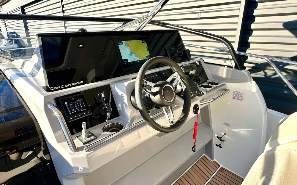 slider 17 Jeanneau Cap Camarat 10.5 WA Cap Camarat 10.5 Wa Serie 2