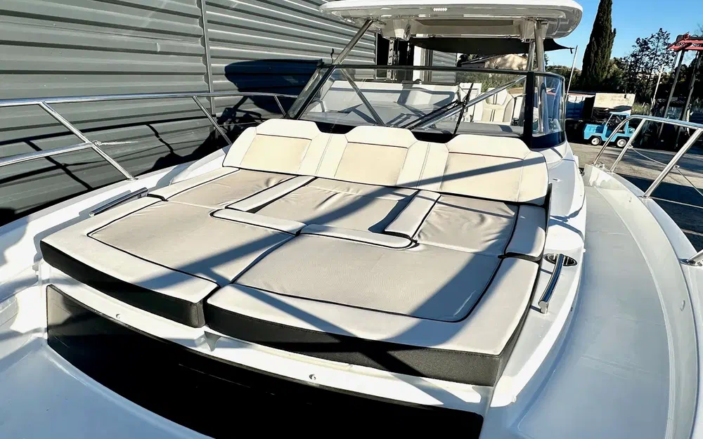 slider 24 Jeanneau Cap Camarat 10.5 WA Cap Camarat 10.5 Wa Serie 2