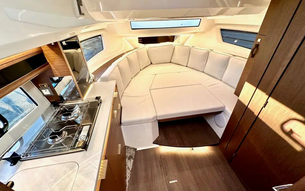 slider 30 Jeanneau Cap Camarat 10.5 WA Cap Camarat 10.5 Wa Serie 2