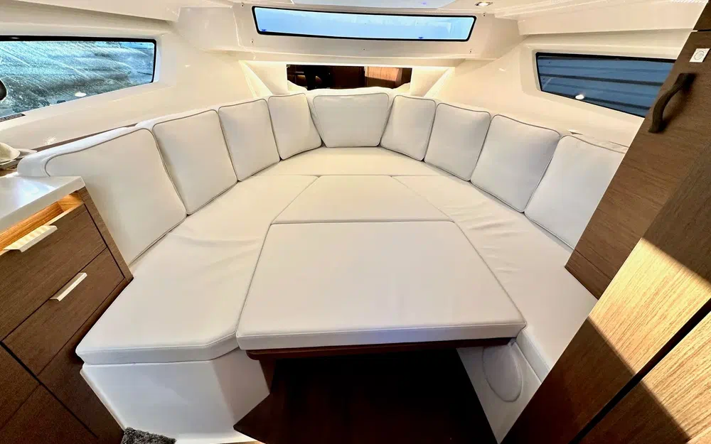 slider 31 Jeanneau Cap Camarat 10.5 WA Cap Camarat 10.5 Wa Serie 2