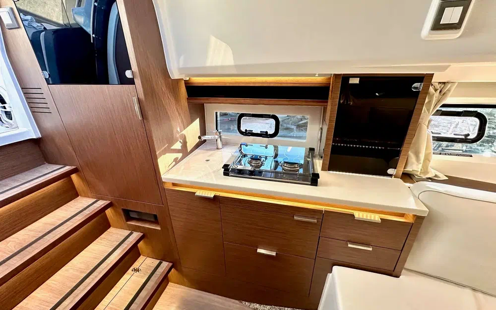 slider 32 Jeanneau Cap Camarat 10.5 WA Cap Camarat 10.5 Wa Serie 2