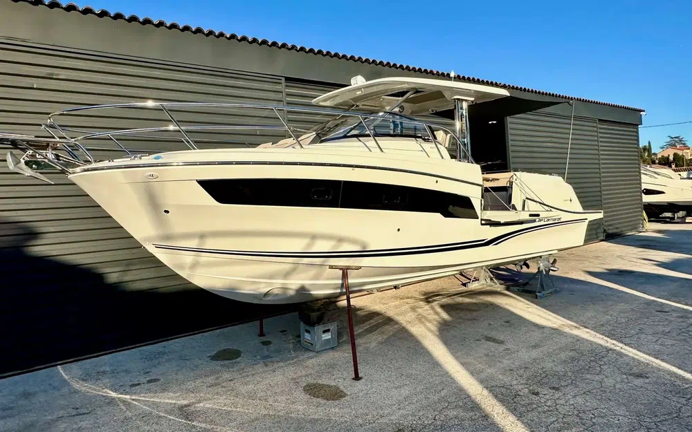 slider 3 Jeanneau Cap Camarat 10.5 WA Cap Camarat 10.5 Wa Serie 2