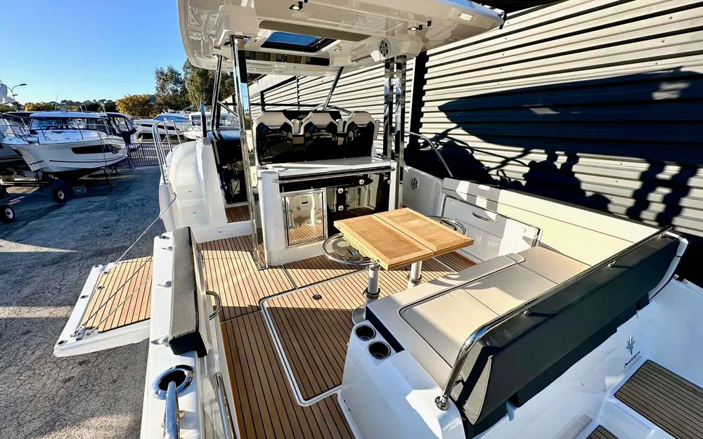 slider 5 Jeanneau Cap Camarat 10.5 WA Cap Camarat 10.5 Wa Serie 2