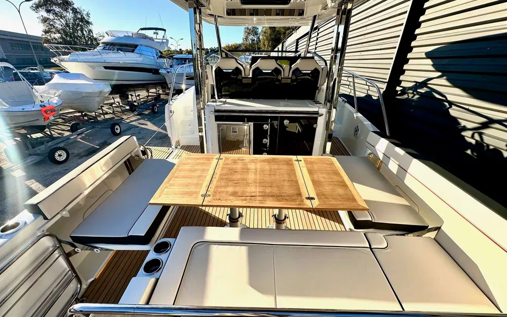 slider 7 Jeanneau Cap Camarat 10.5 WA Cap Camarat 10.5 Wa Serie 2