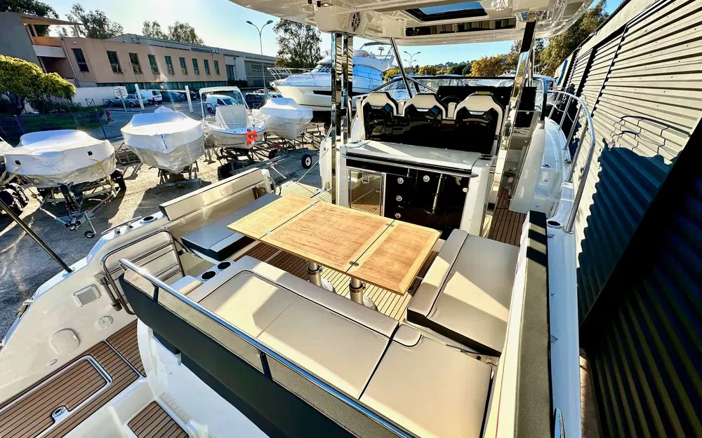 slider 8 Jeanneau Cap Camarat 10.5 WA Cap Camarat 10.5 Wa Serie 2