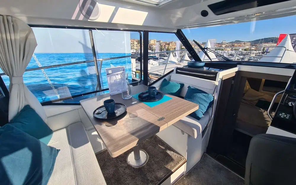 slider 10 Jeanneau Merry Fisher 895