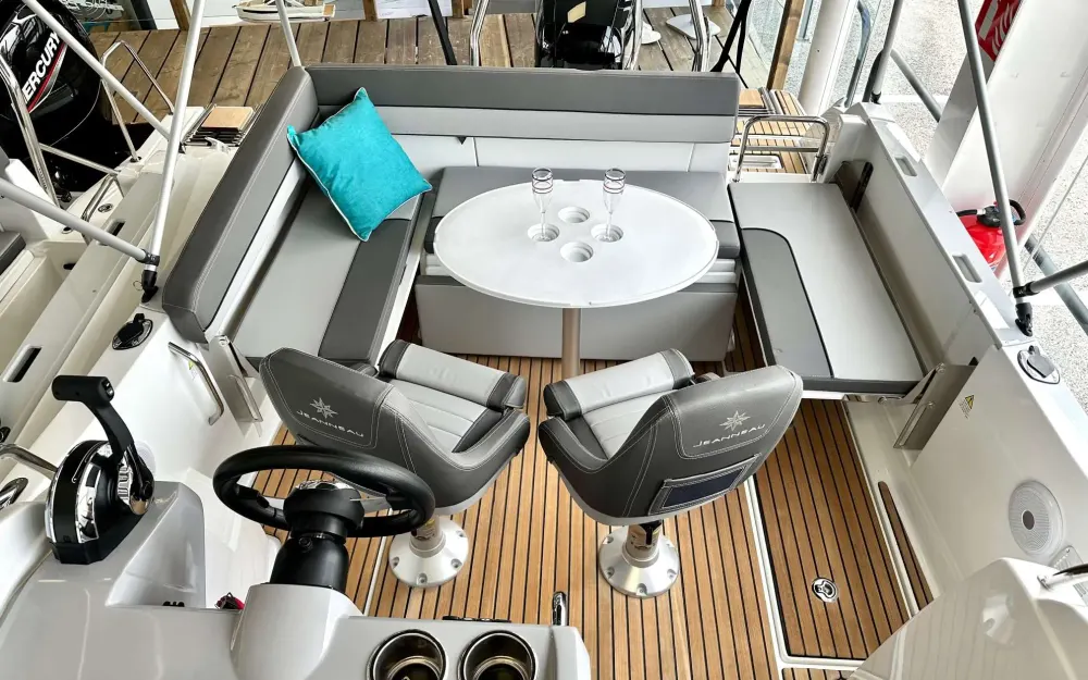 slider 1 Jeanneau Cap Camarat 6.5 WA Serie 3 - null