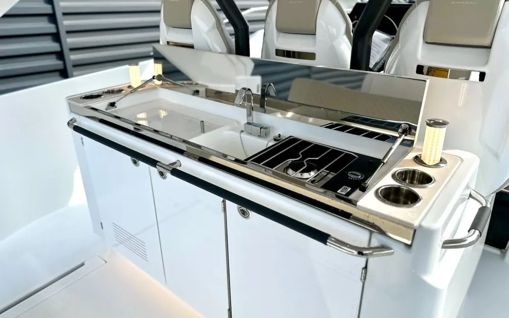 slider 13 Jeanneau DB 37 - null