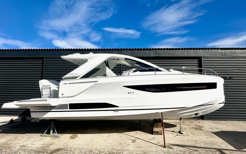 slider 2 Jeanneau DB 37