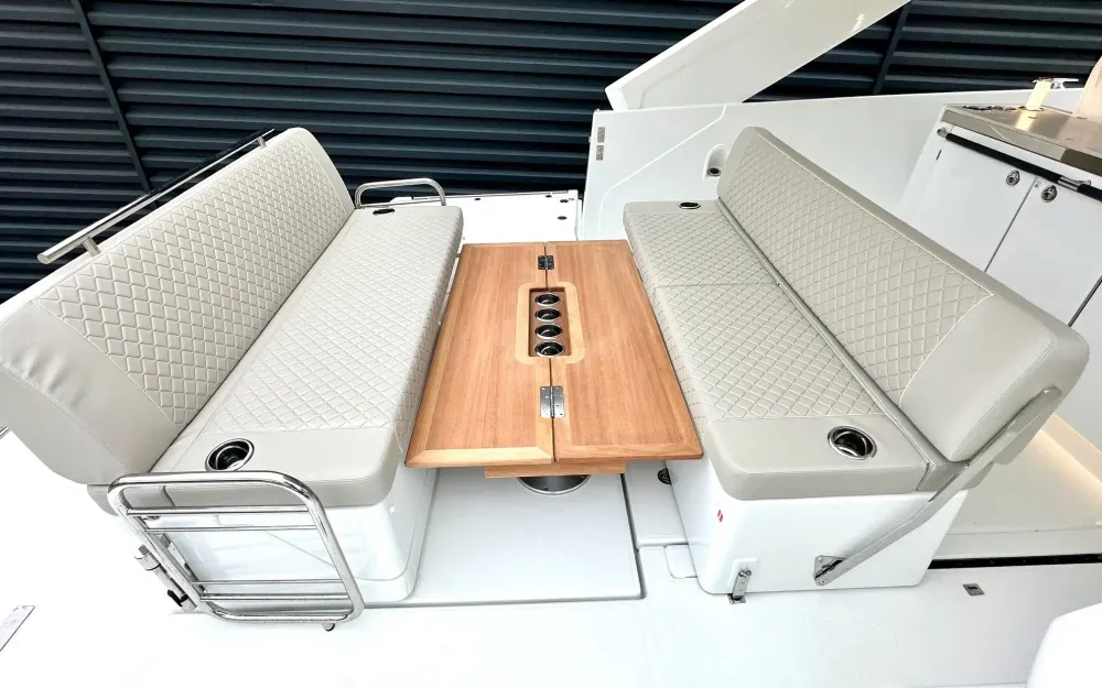 slider 8 Jeanneau DB 37 - null