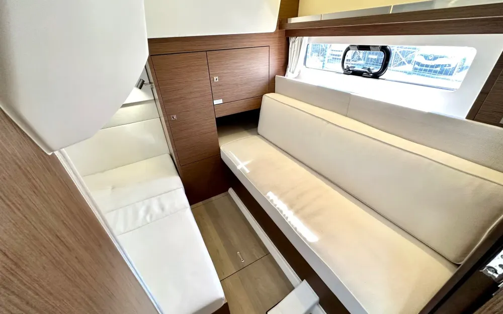 slider 25 Jeanneau Leader 36 - null