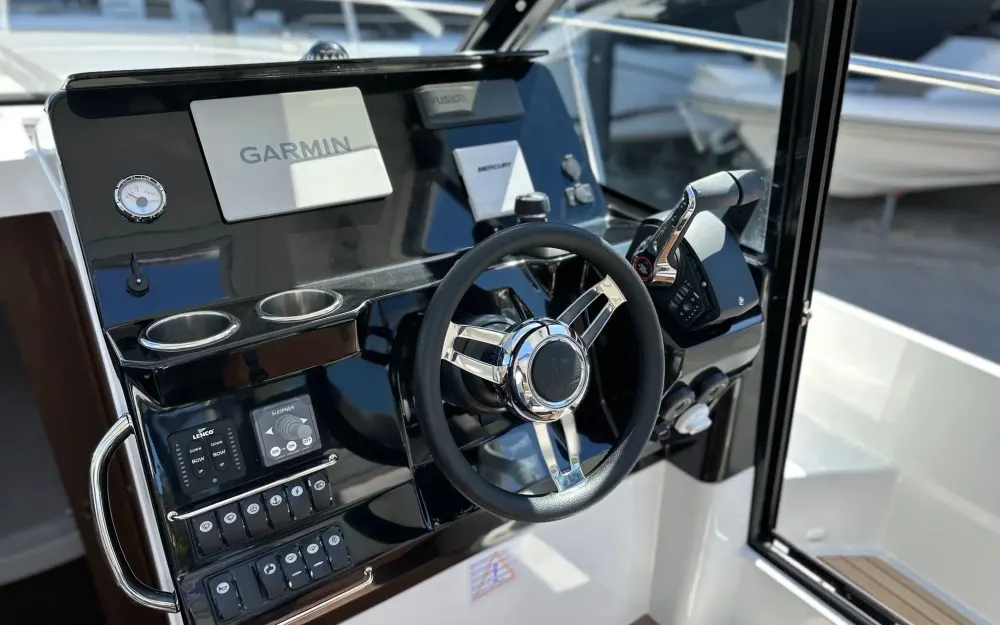 slider 4 Jeanneau Merry Fisher 1095 - null