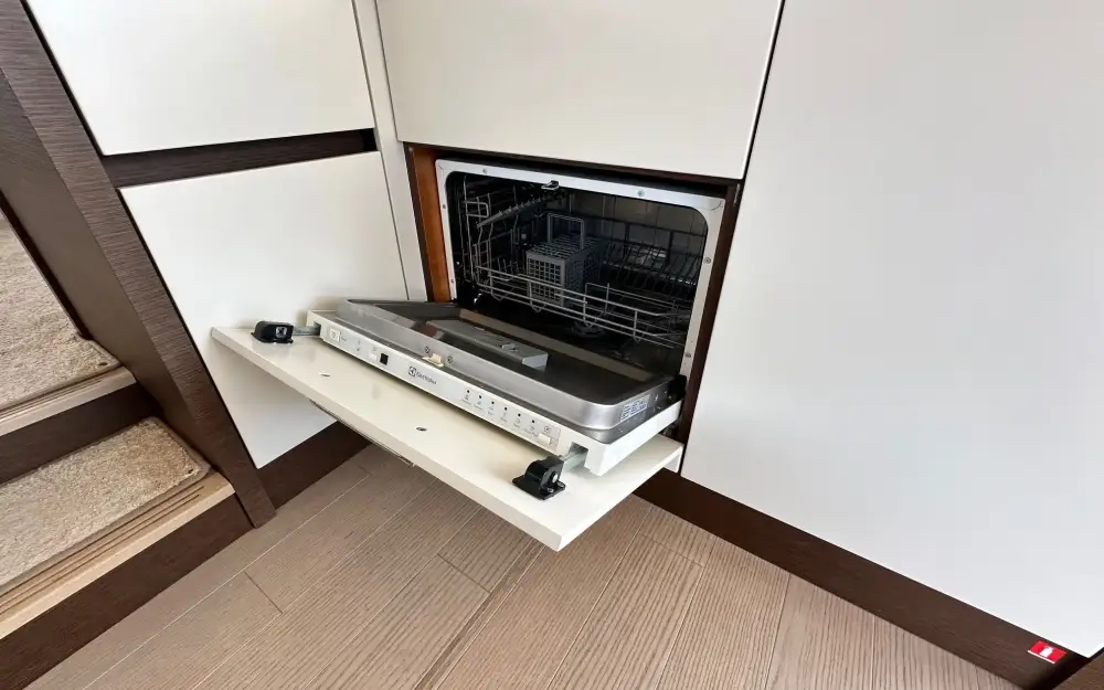 slider 11 Jeanneau Prestige 460 Fly