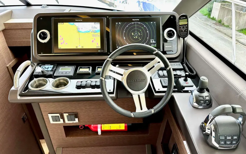 slider 17 Jeanneau Prestige 460 Fly - null