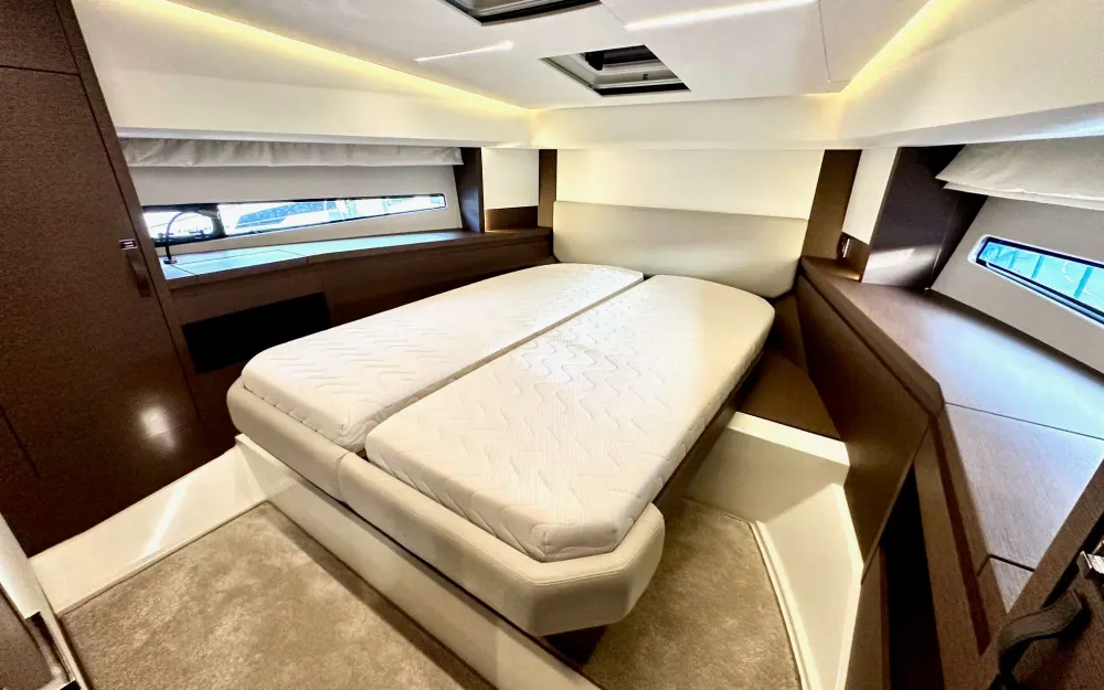 slider 18 Jeanneau Prestige 460 Fly - null