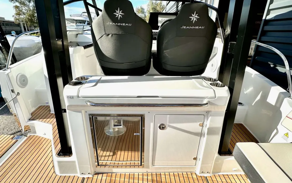 slider 10 Jeanneau Cap Camarat 9.0 WA Serie 2 - null