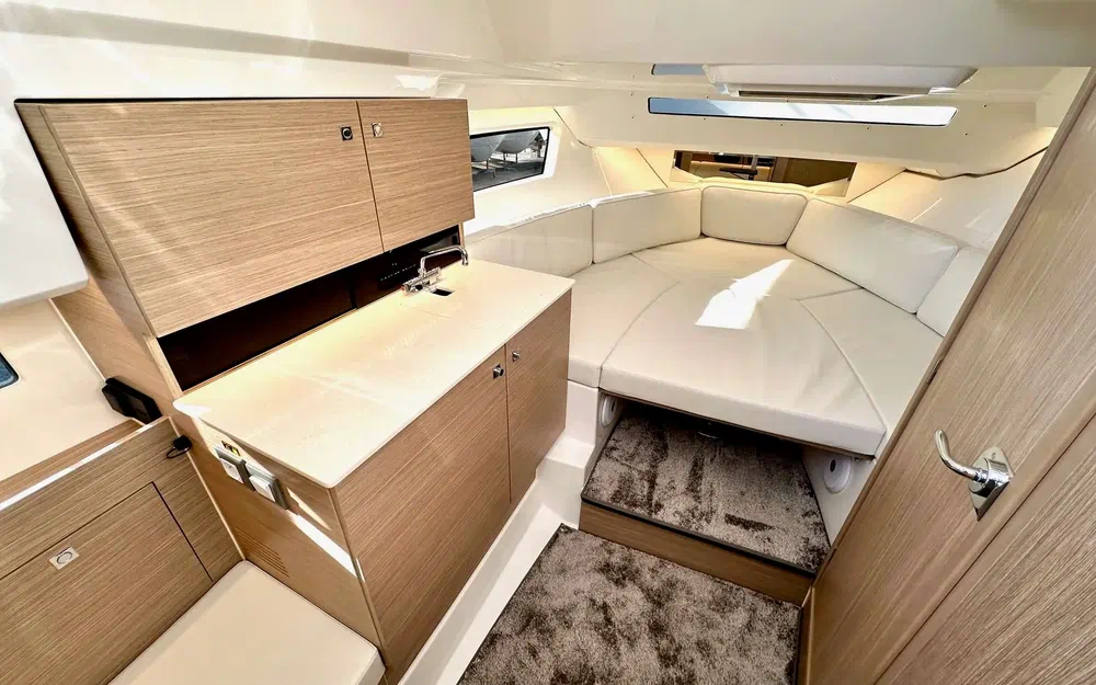 slider 19 Jeanneau Cap Camarat 9.0 WA