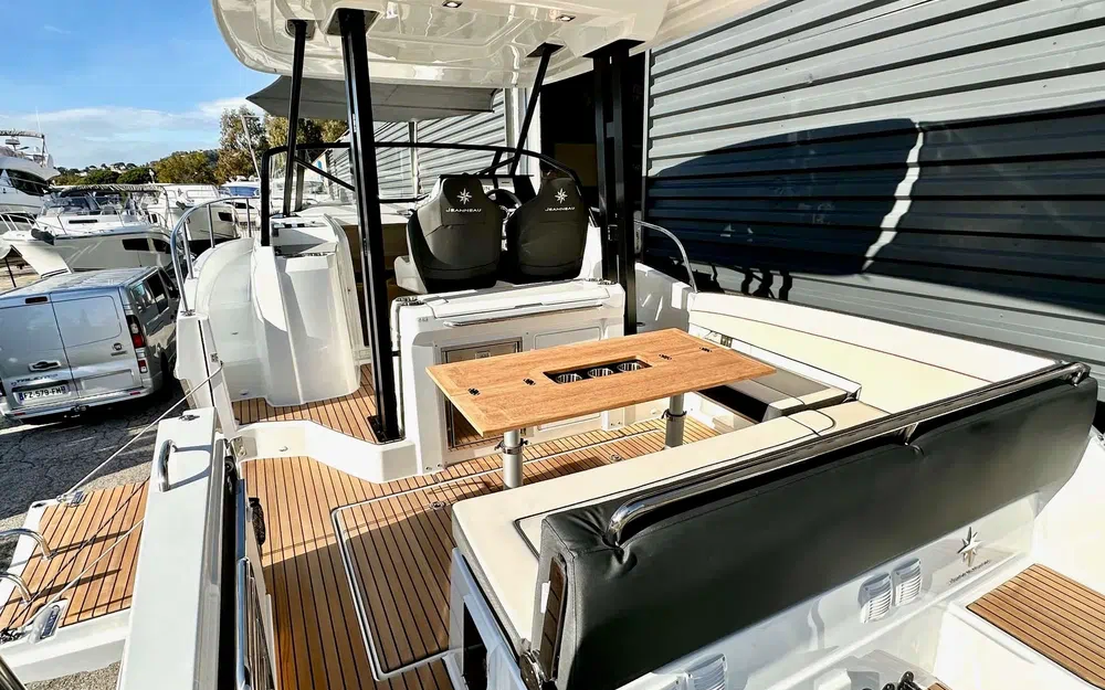 slider 5 Jeanneau Cap Camarat 9.0 WA