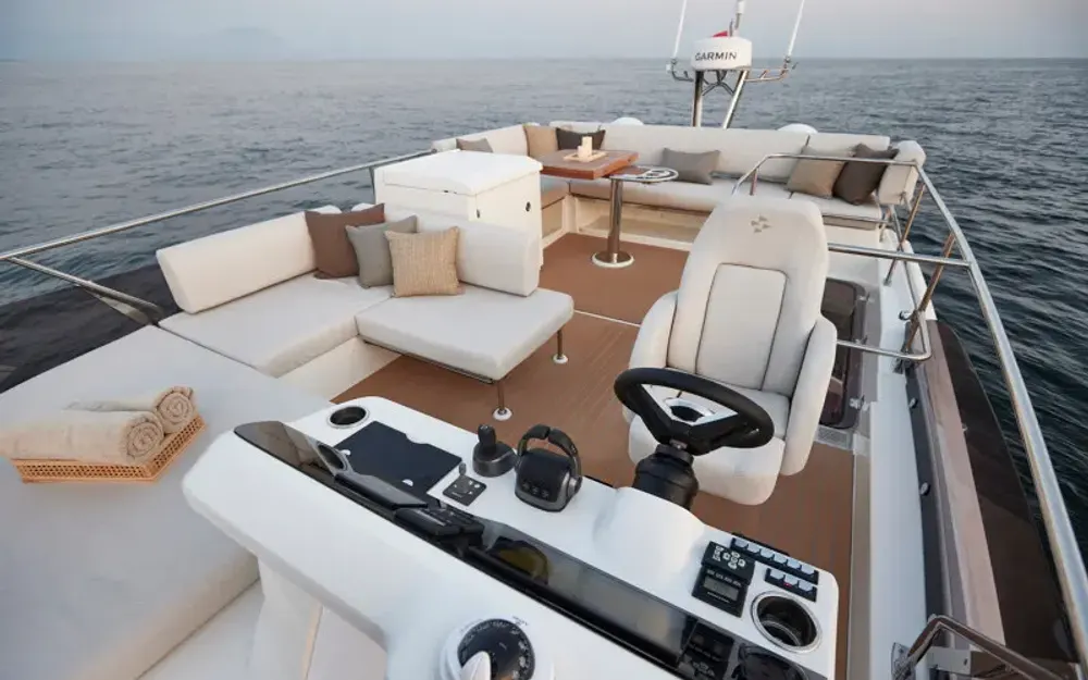 slider 10 Jeanneau Prestige F4