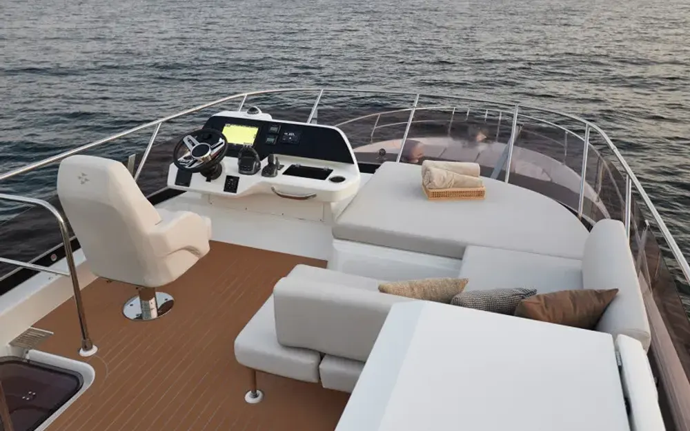 slider 11 Jeanneau Prestige F4 - null