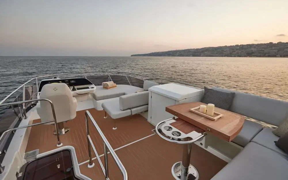 slider 12 Jeanneau Prestige F4 - null