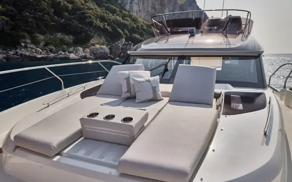 slider 16 Jeanneau Prestige F4