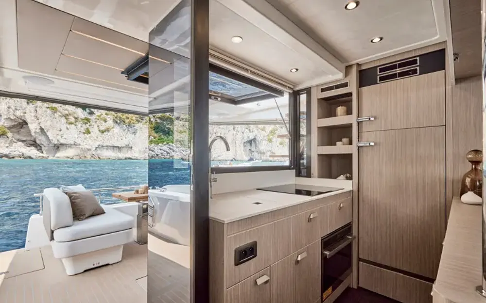slider 23 Jeanneau Prestige F4 - null