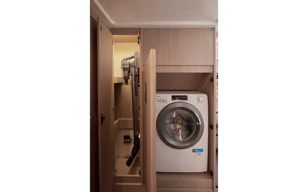 slider 27 Jeanneau Prestige F4 - null