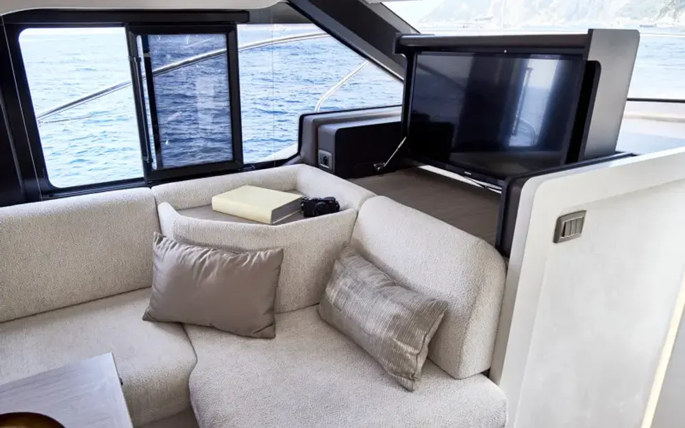slider 28 Jeanneau Prestige F4 - null