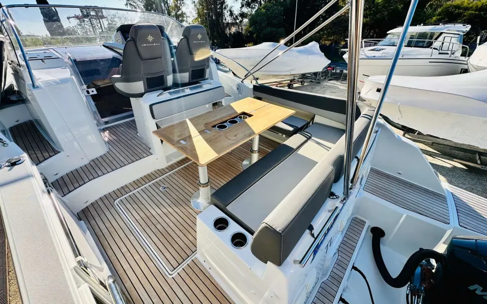 slider 4 Jeanneau Cap Camarat 9.0 WA - null