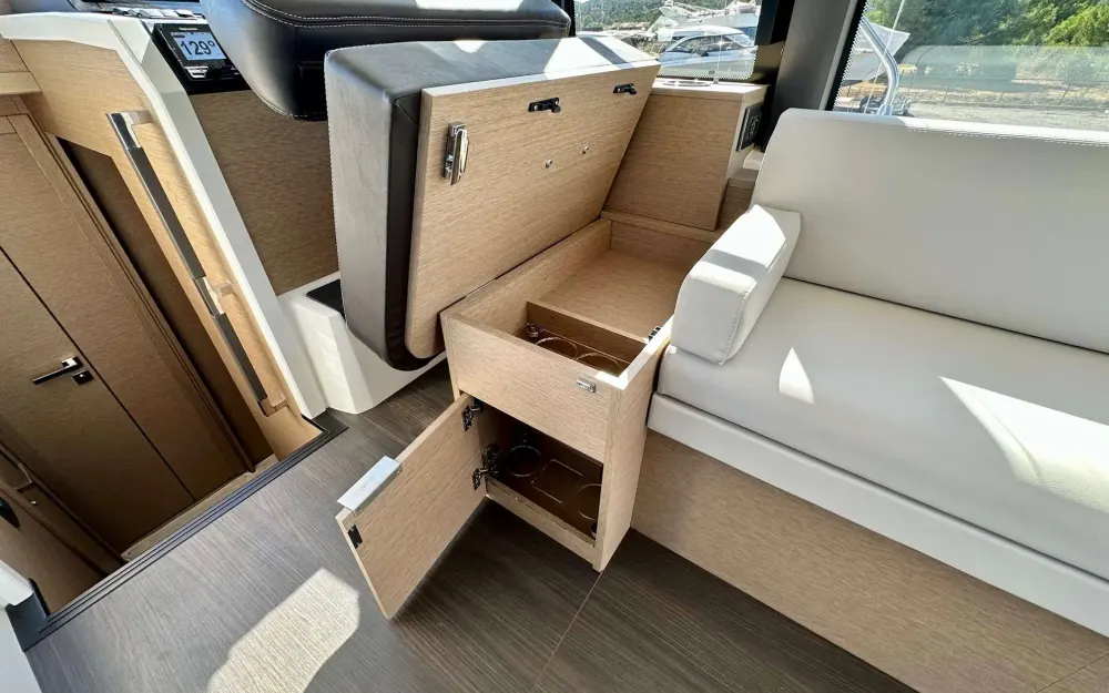 slider 17 Jeanneau Prestige 420 Fly - null