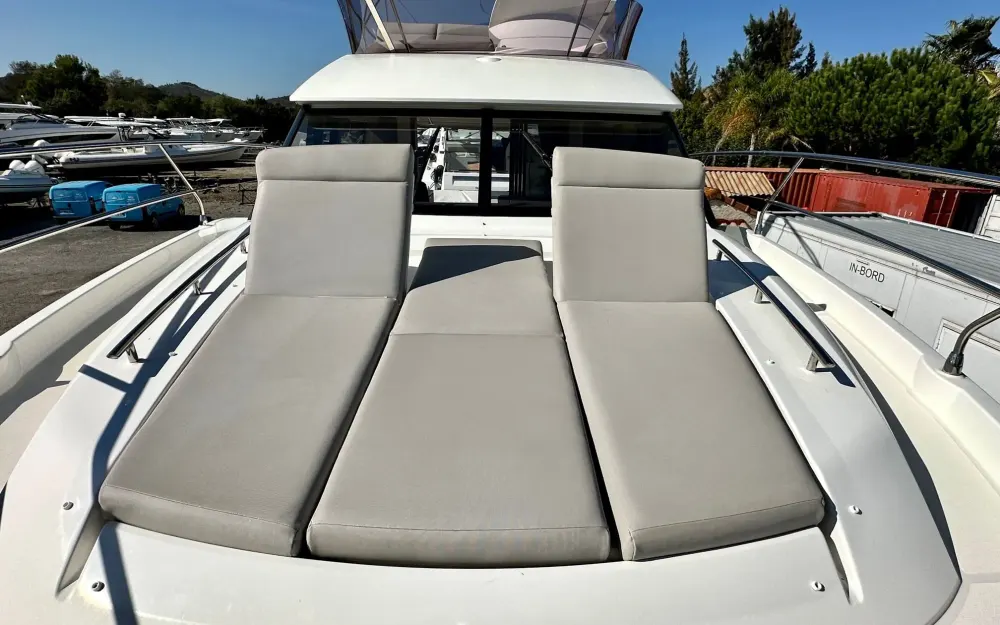 slider 25 Jeanneau Prestige 420 Fly - null