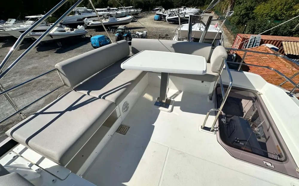 slider 28 Jeanneau Prestige 420 Fly