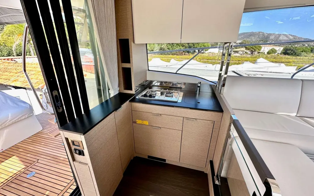 slider 9 Jeanneau Prestige 420 Fly - null