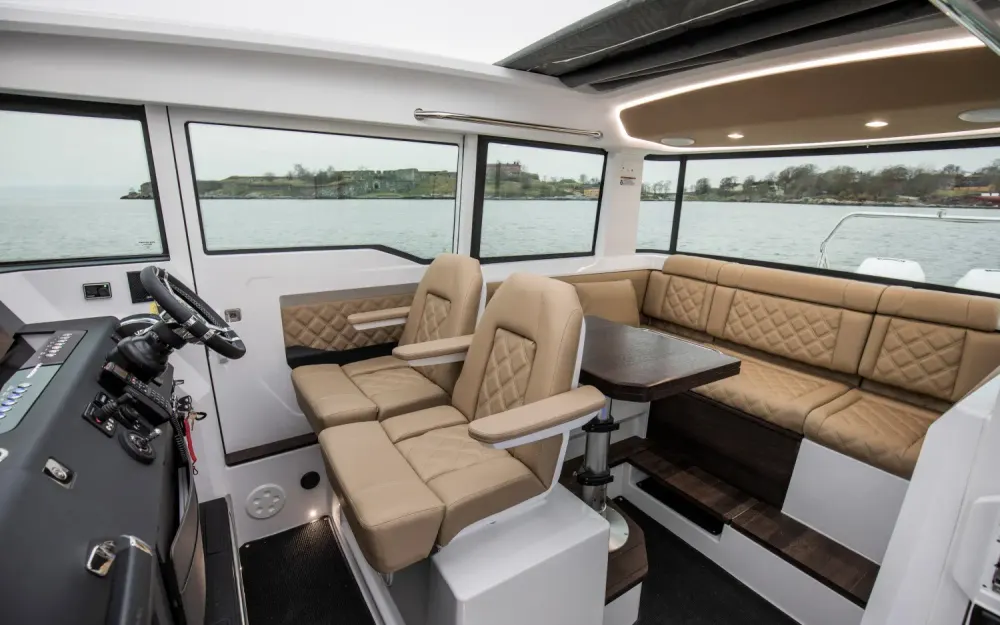 slider 8 Axopar  37 XC Cross Cabin