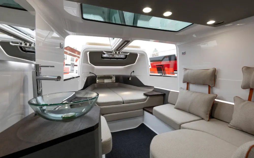 slider 9 Axopar  37 XC Cross Cabin