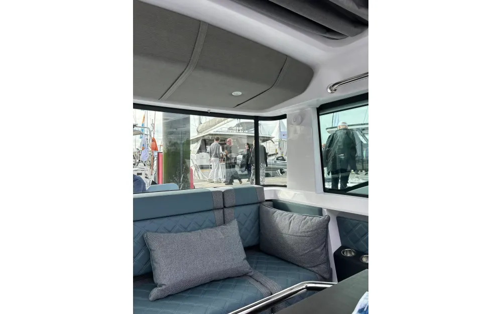 slider 7 Axopar  37 XC Cross Cabin