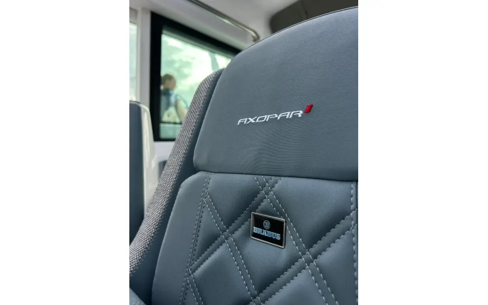 slider 9 Axopar  37 XC Cross Cabin