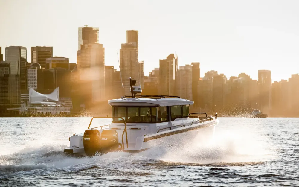 slider 2 Axopar  37 XC Cross Cabin