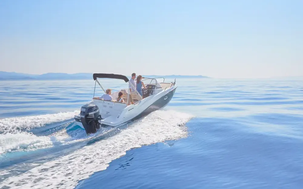 slider 11 Quicksilver  675Sundeck