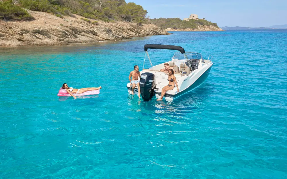 slider 15 Quicksilver  675Sundeck