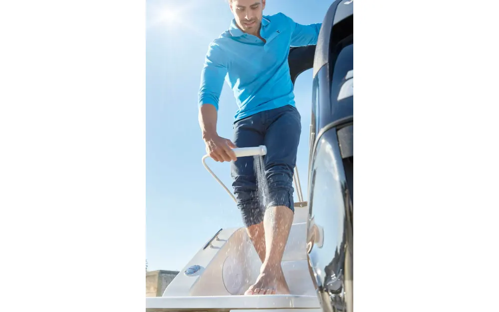 slider 16 Quicksilver  675Sundeck