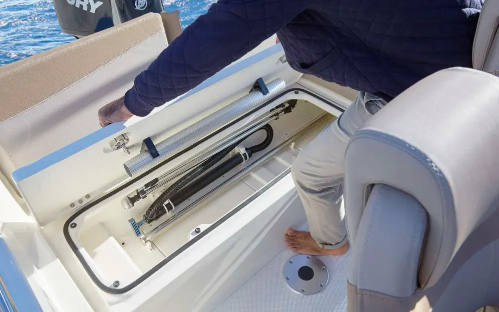 slider 17 Quicksilver  675Sundeck