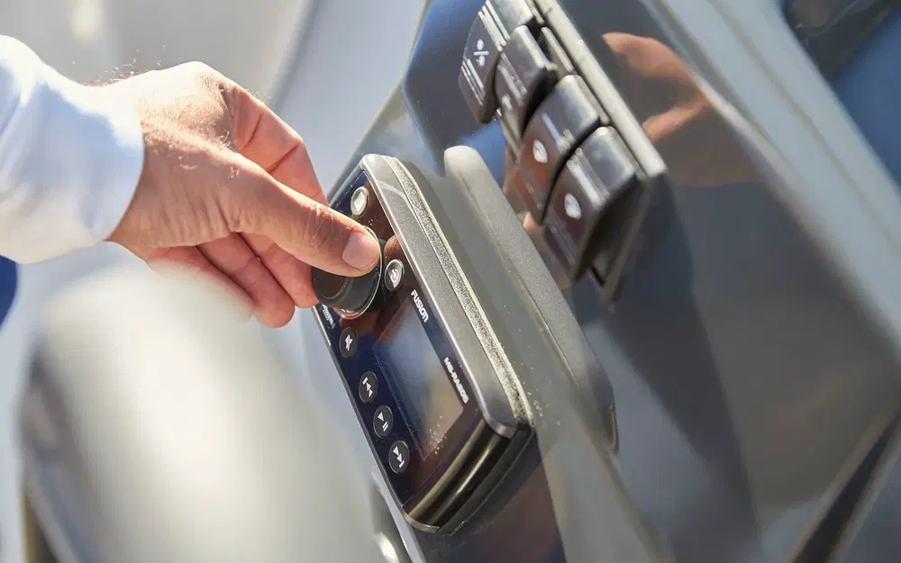 slider 18 Quicksilver 675